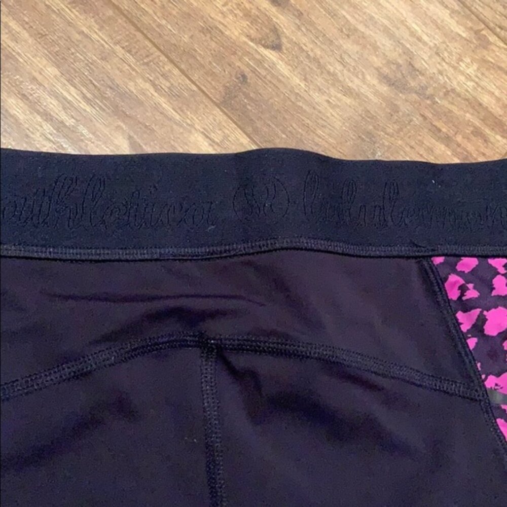 Lululemon short bike shorts - Picture 3 of 9
